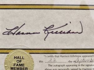 lot 3 image: Certified Authentic Harmon Killebrew Autograph