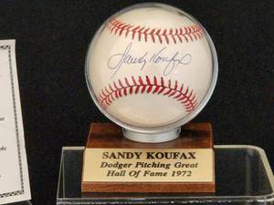 lot 4 image: Autographed Sandy Koufax Baseball with COA