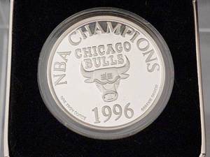 lot 19 image: 1996 Chicago Bulls NBA Champions Silver Commemorative Proof Coin
