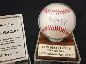 lot 32 image: Don Mattingly Autographed Baseball with COA