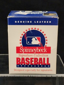 lot 129 image: Spinneybeck Signature Collection Hank Aaron Autographed Baseball No COA