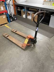 lot 38 image: Flo-Lift 5000 lb Hydraulic Lift Truck  Pallet Jack