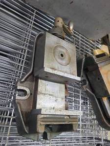 lot 221 image: 4 VISE