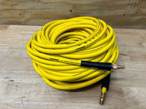 lot 114 image: HUSKY 38 Hose