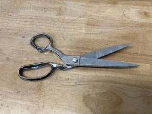 lot 82 image: CLAUSS LH10 Cutting Shears