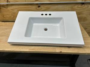 lot 87 image: Bathroom Sink