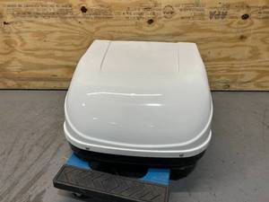 lot 109 image: DOMETIC Brisk II 15,000 BTU Rooftop RV Air Conditioner - White (B59516.XX1C0)