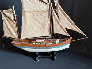Small Model Ship with Display Stand - Asian Style
