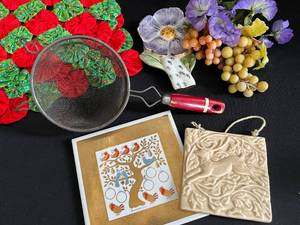 Vintage Kitchenware Lot Roastender, Placemats, and More