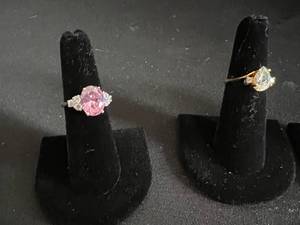 Lot of 32 Rings, Various Sizes