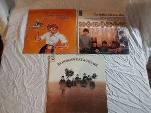 3 records American Graffiti,The Hollies, Blood Sweat and Tears