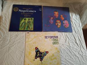 3 records The 5th Dimension, Diana Ross and The Supremes