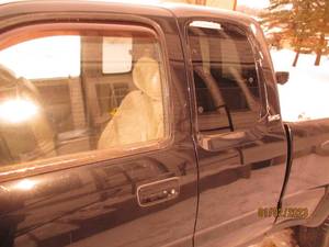 lot 2 image: 2001 Toyota Tacoma Truck