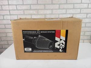 lot 9 image: NOS - K&N Performance Air Intake System - Part No. 57-3057 - Open Box - Fits 2005-2007 GM 6.6L Diesel