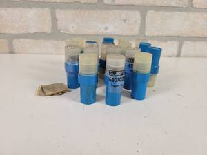lot 39 image: (18) NOS - Lucas CAV Nozzles for 6.9 International Diesel Engines - Part No. 6801028