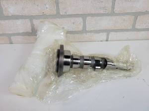 lot 121 image: Reconditioned Camshaft for Caterpillar 3208 Fuel Pump - Part No. D9L6542