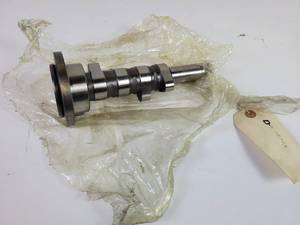 lot 124 image: Reconditioned Camshaft for Caterpillar 3208 Fuel Pump - Part No. D7C1507