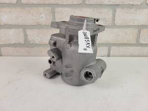 lot 281 image: Stanadyne Diesel Fuel Injection Pump Body Housings - Part No. 30085