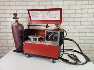 lot 507 image: CENTURY Mig Welder - Powr-Mate 100 - 110V - Solid or Flux Core Wire - NO SHIPPING