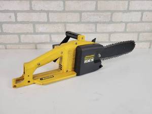 lot 516 image: McCulloch Model 10ES 1HP Electric Chainsaw - Tested and Works