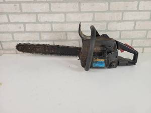 lot 529 image: Craftsman 18 Gas Chainsaw - NO SHIPPING
