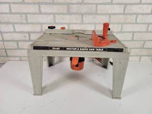 lot 541 image: Hirsh Router Table w Black & Decker Router - Tested and Works - NO SHIPPING