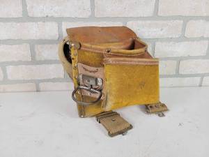 lot 546 image: Super Swinger Leather Toolbelt