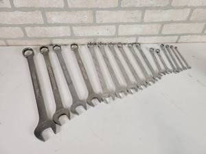 lot 556 image: CRAFTSMAN Combination Wrench Set - From 1-14 to 14