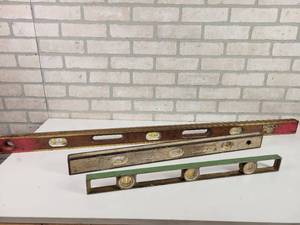 lot 577 image: (3) Levels - 48 Empire, 28 Unmarked and 24 Exact Handylevel
