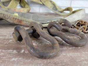 lot 595 image: Sling Strap, Clevises and Lifting Chain - NO SHIPPING
