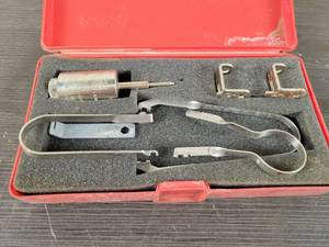 lot 601 image: OTC Float Positioning Tool Kit - Model 7227