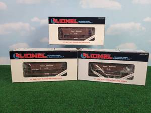 lot 287 image: (3) LIONEL OO27 Scale Great Northern Ore Rail Cars w Ore Loads