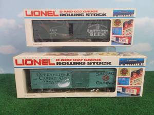 lot 293 image: (2) LIONEL OO27 Scale Rail Cars  - Budweiser Reefer & Oppenheimer Reefer
