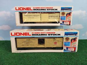 lot 314 image: (2) LIONEL OO27 Scale Rail Cars - North American Despatch Reefer & Tiffany Summer Express Reefer