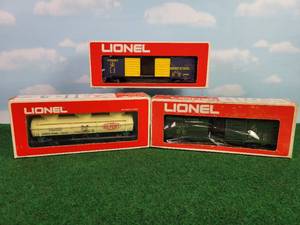 lot 362 image: (3) LIONEL O Scale Rail Cars - Minneapolis & St. Louis Boxcar, Dupont Tanker Car & B&O Automobile Car