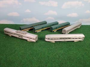 lot 266 image: HO Gauge Burlington & Northern Pacific Passenger Rail Cars