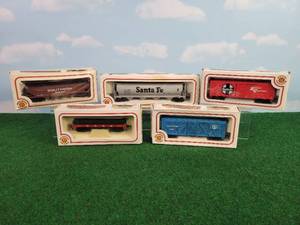 lot 267 image: (5) Bachman HO-Scale Rail Cars in Original Boxes