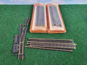 lot 270 image: (6) Packages of TYCO 9 Brass HO Straight Track  Switch