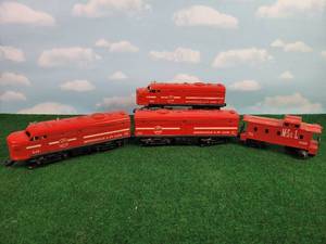 lot 273 image: 1962 LIONEL O Scale Minneapolis & St. Louis 229 Locomotive w B-Unit, Caboose and Dummy 229 Locomotive