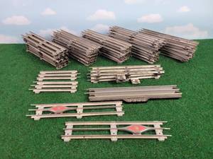 lot 280 image: (43) Sections of LIONEL O27 Gauge Track and More