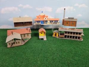 lot 300 image: (6) HO-Scale Plastic Buildings