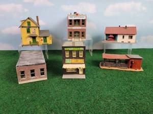 lot 303 image: (6) HO-Scale Plastic Buildings
