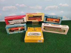 lot 308 image: (6) Assorted HO-Scale Rail Cars