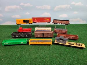 lot 335 image: (12) Assorted HO-Scale Rail Cars