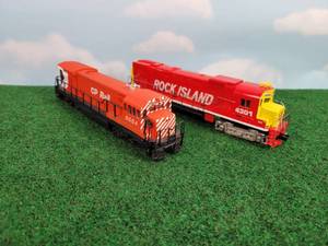 lot 344 image: CP Rail 5004 HO-Scale Powered Locomotive & Rock Island 4301 HO-Scale Powered Locomotive