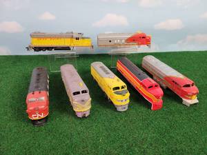 lot 346 image: (7) HO-Scale Locomotives - Parts Only