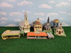 lot 370 image: (7) HO-Scale Plastic Buildings