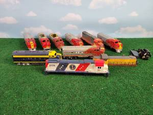 lot 376 image: (10) HO-Scale Locomotives for Parts