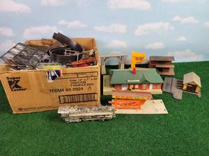 lot 396 image: Assorted HO-Scale Buildings and Building Parts