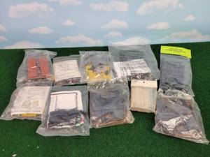 lot 404 image: (10) Sealed HO-Scale Building and Signal Bridge Kits